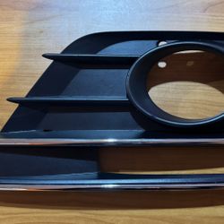 VW Beetle Lower Front Grille – Passenger Side – OEM (5C5-854-662-E-9B9)