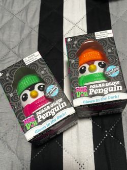 Nee Doh Polar Glow Penguin Squish Toys (2)