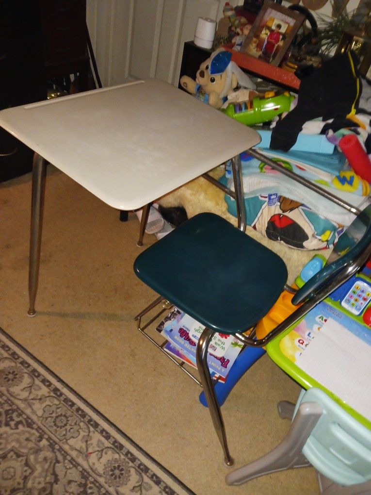1PC SET OLD SCHOOL 1PC DESK HEFTY DUTY MADE NICE DESK 25 FINAL PRICE LOOK MY POST TONS ITEM