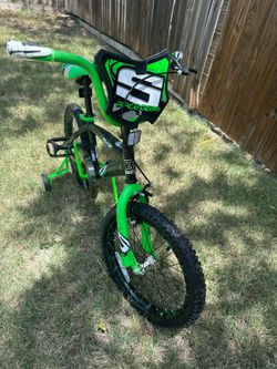18” DYNACRAFT SURGE BOY’S BMX BIKE (training wheels included)GREAT CONDITION