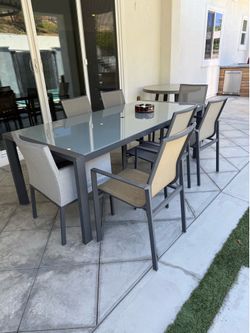 Outdoor table and chairs