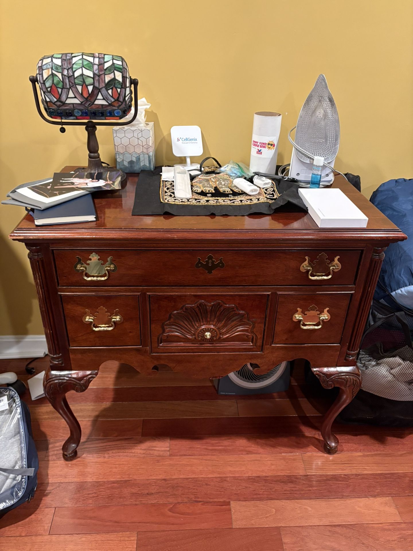 Free Queen Bed And Dreamer 