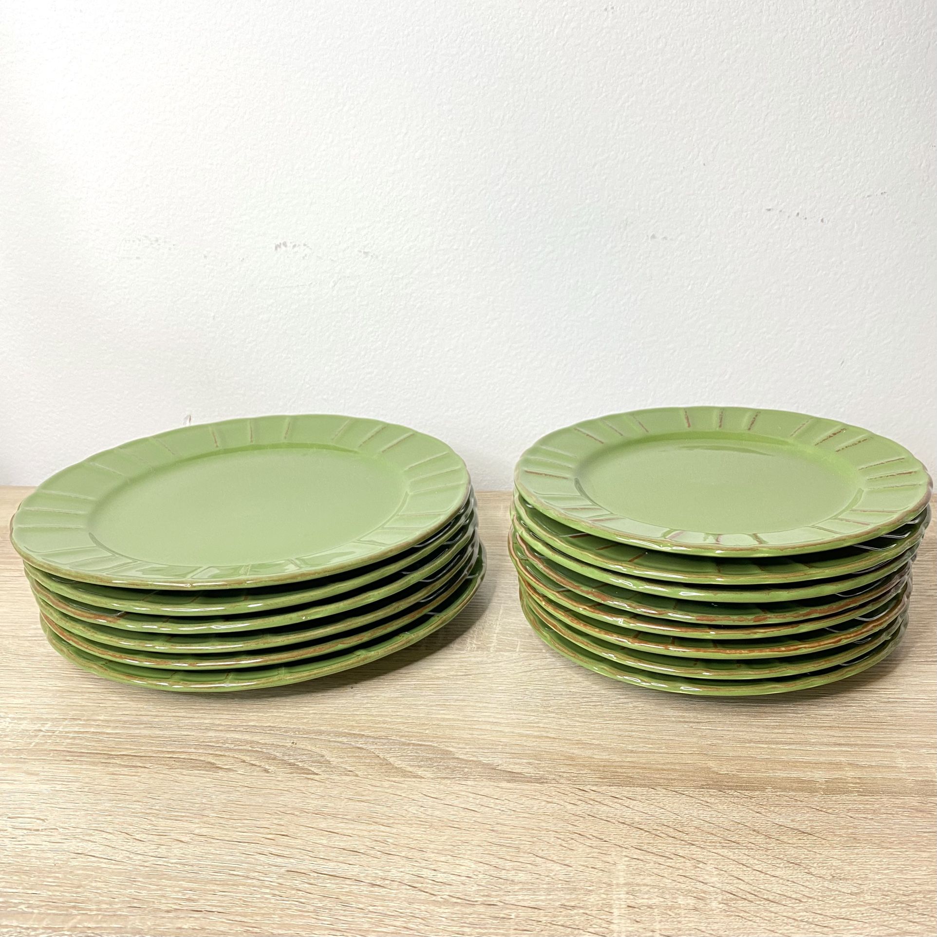  Graydon Hall Hefty Disposable Plates for Party Bulk