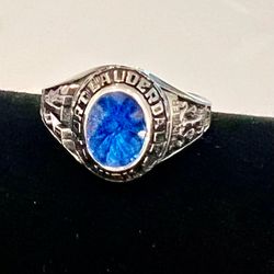 🎓💙 1999 Miami Dade 10KT Yellow Gold College Ring