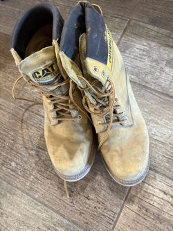 Boots 9.5  great condition