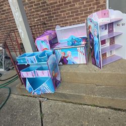 Frozen Chest Toy And Toy Organizer With Book Shelf 