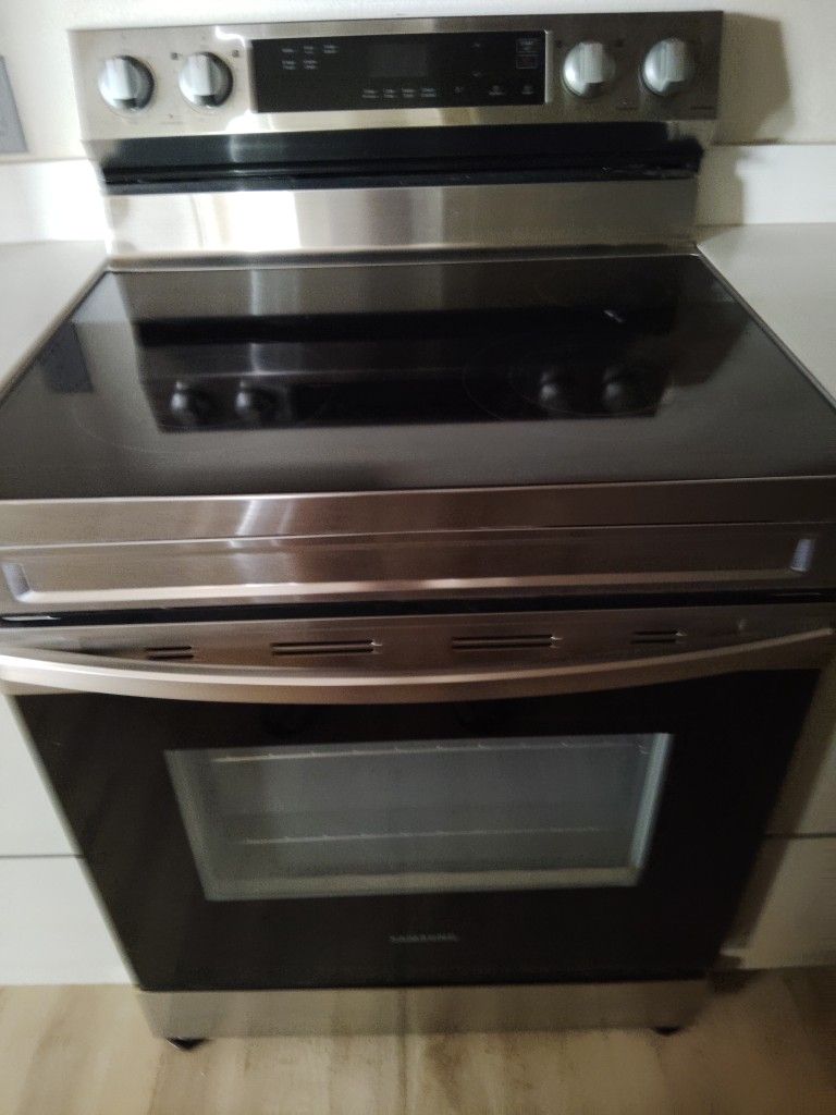 Samsung Oven/Range Electric -Like New