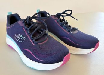* Brand new sketchers! Women's size 8
