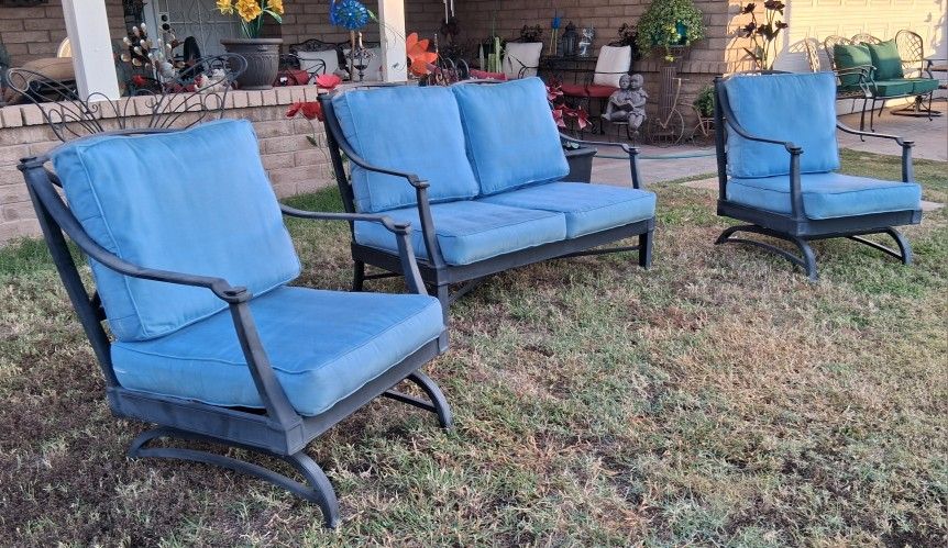 Metal Patio Set  - Delivery Available 
