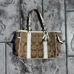 Coach Canvas Gallery Jacquard Shoulder Bag