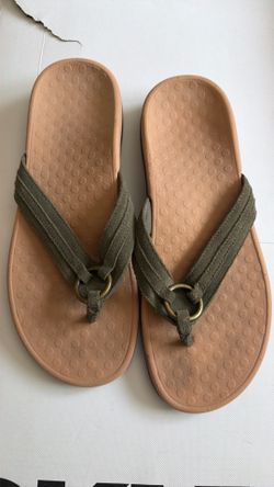 Vionic sandals Size 10