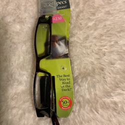 Lighted Reading Glasses(+2.50)..by FOSTER GRANT