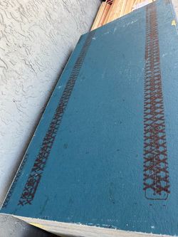 7/16” x 4’ x 8’ VAPOR BARRIER OSB