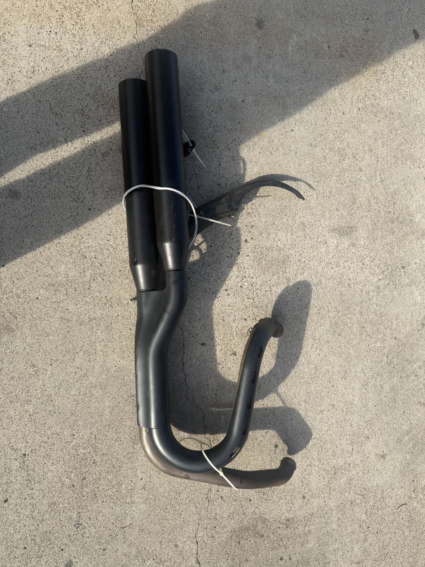 2017 Harley Dyna FXDLS Stock Exhaust And Mounting Bracket