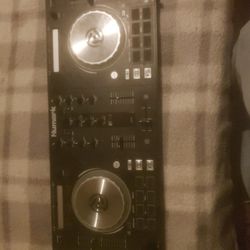 Numark Mixtrack Platinum DJ Mixer