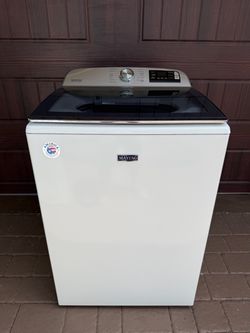 LIKE NEW MAYTAG SMART WASHER