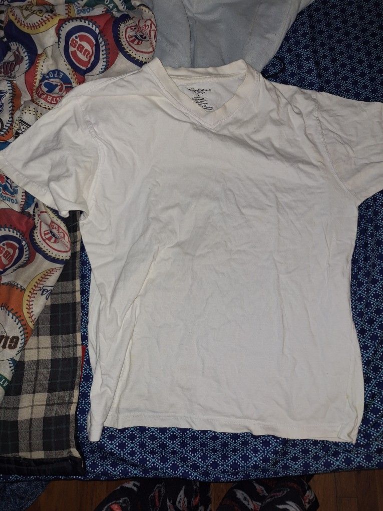 Men's V-Neck Large shirt