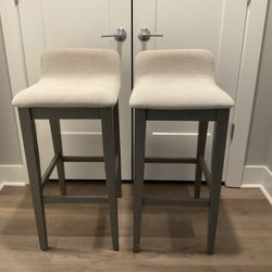 2 Bar Stools