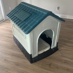 Dog House (Brand new)