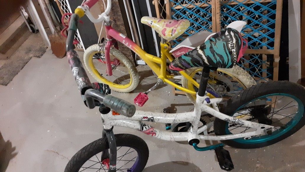 16 Inch Monster High Bike And Lollapalooza Bike Great Condition