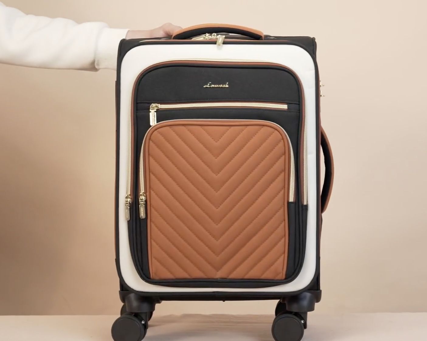 NEW Carry On Luggage W/ TSA Locks & Spinner Wheels, Carry On Suitcase !