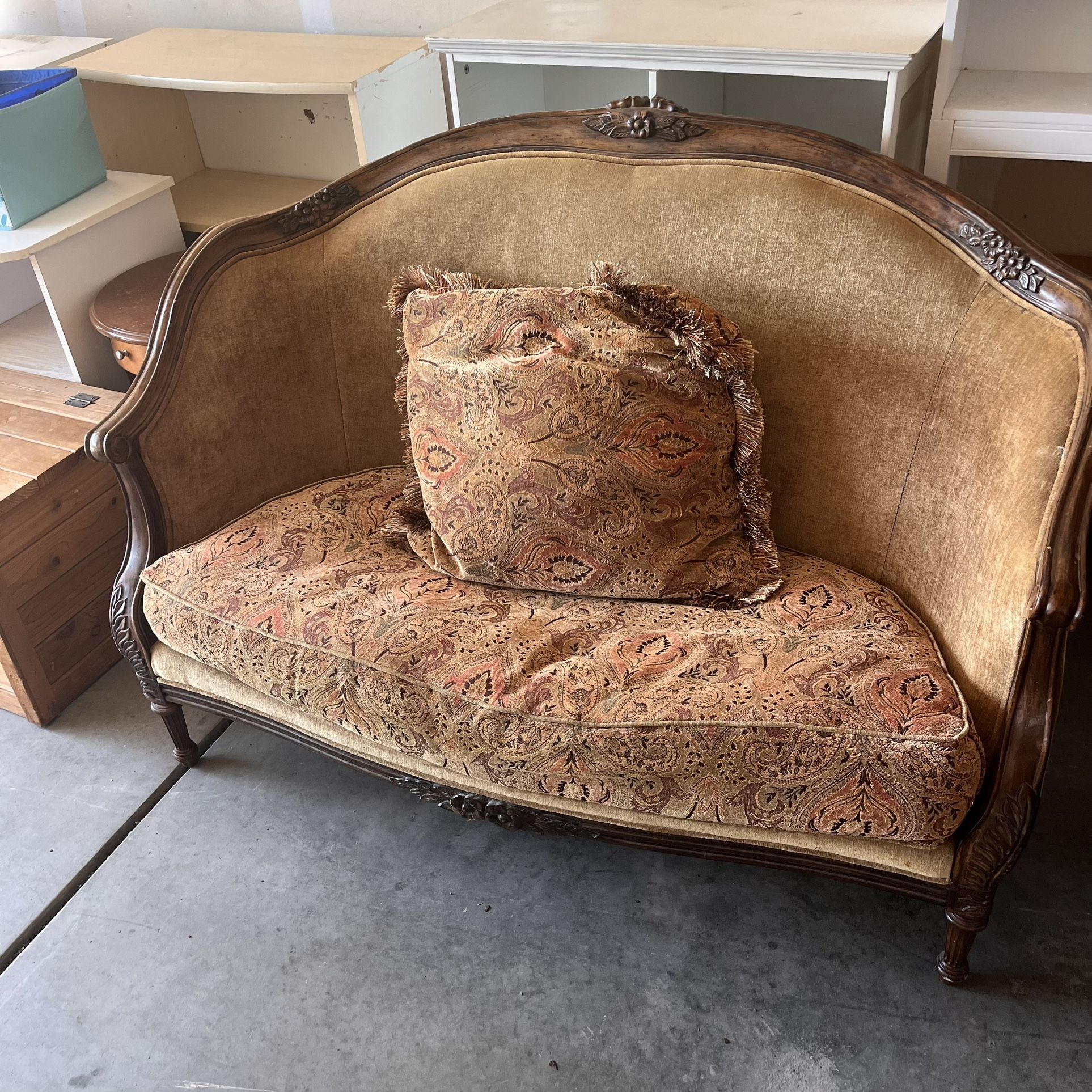 Antique Loveseat CHAIR 53×37