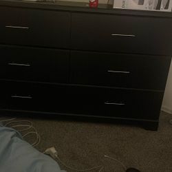 Stuff That I’m Trying To Get Rid Of For The Low I’m Moving And Don’t Wanna Drag With Me 