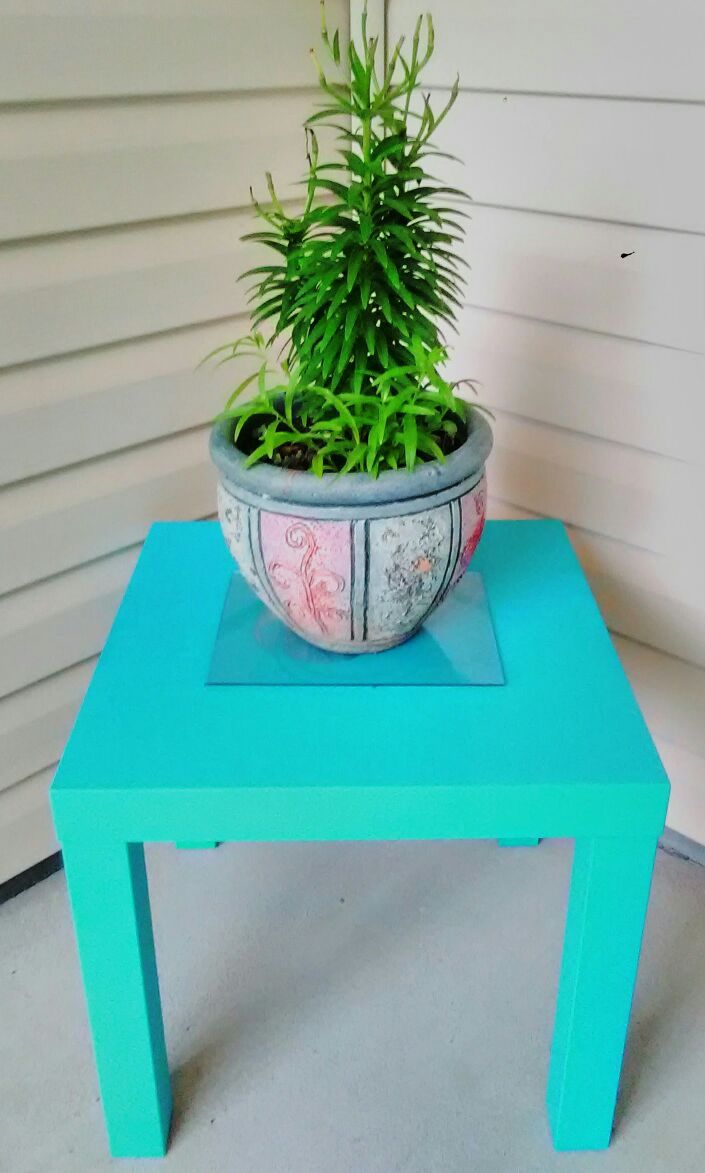 17" tall x 18" wide Seaside Blue Square Wood Porch/Patio Table