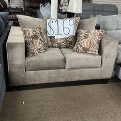 Loveseat 