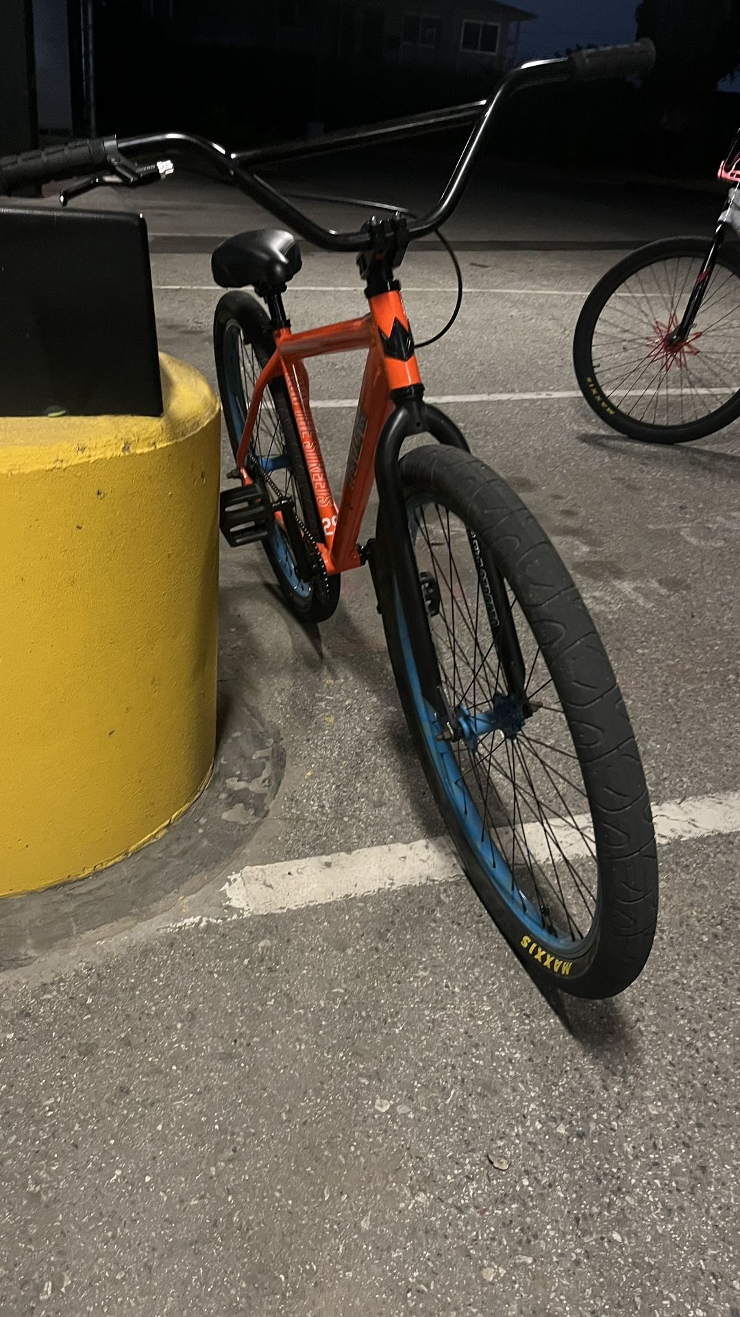 Throne 29er bike