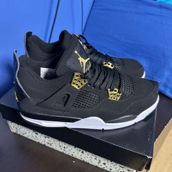 Retro 4 Royalty