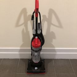 Dirt Devil Endura Lite Bagless Vacuum Cleaner, Small Upright