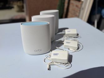 NETGEAR Orbi Mesh WiFi System – Router + 2 Satellites – Complete Set
