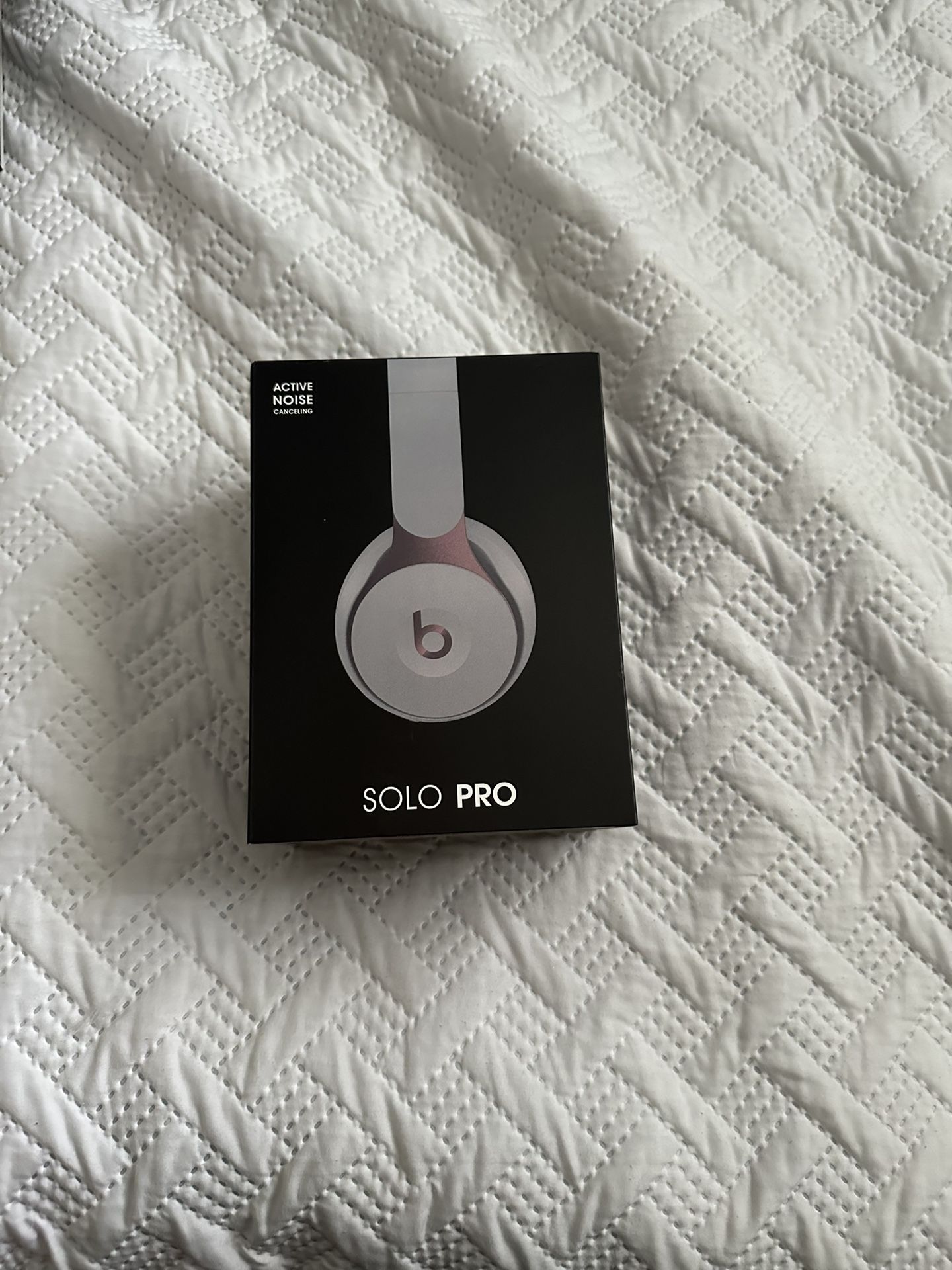 Beats Solo Pro - Grey 