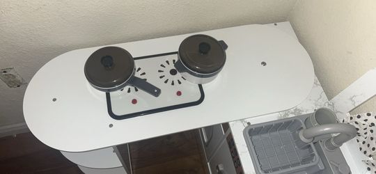 Play kitchen