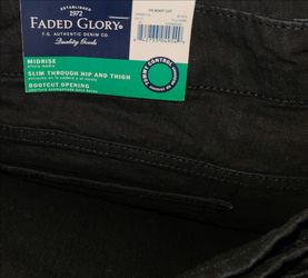 Womans Faded Glory Bootcut stretch jeans size 8A average  (4Pairs)