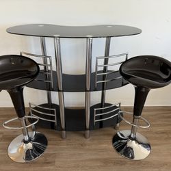 Bar set with 2 Stools