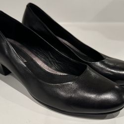ECCO Shoes Flats Women’s Size 7 1/2