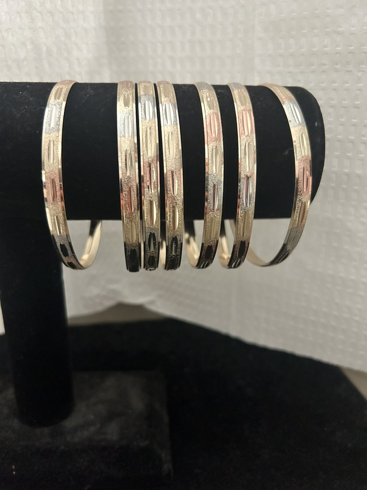 Brand new Oro lamido bracelets