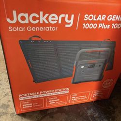 2000W Output/4000W Peak Solar Generator 1000 Plus Expandable Push Button Start Battery LiFePO4 100W Solar Panels