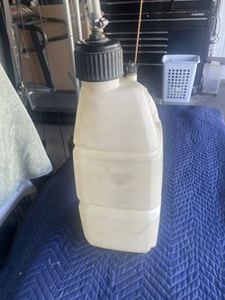 5. Gallon Plastic Tank