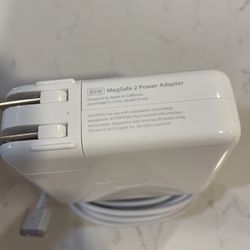  Apple 85W MagSafe 2 Power Adapter Model A1424