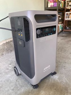 Anker SOLIX F3800 Power Station