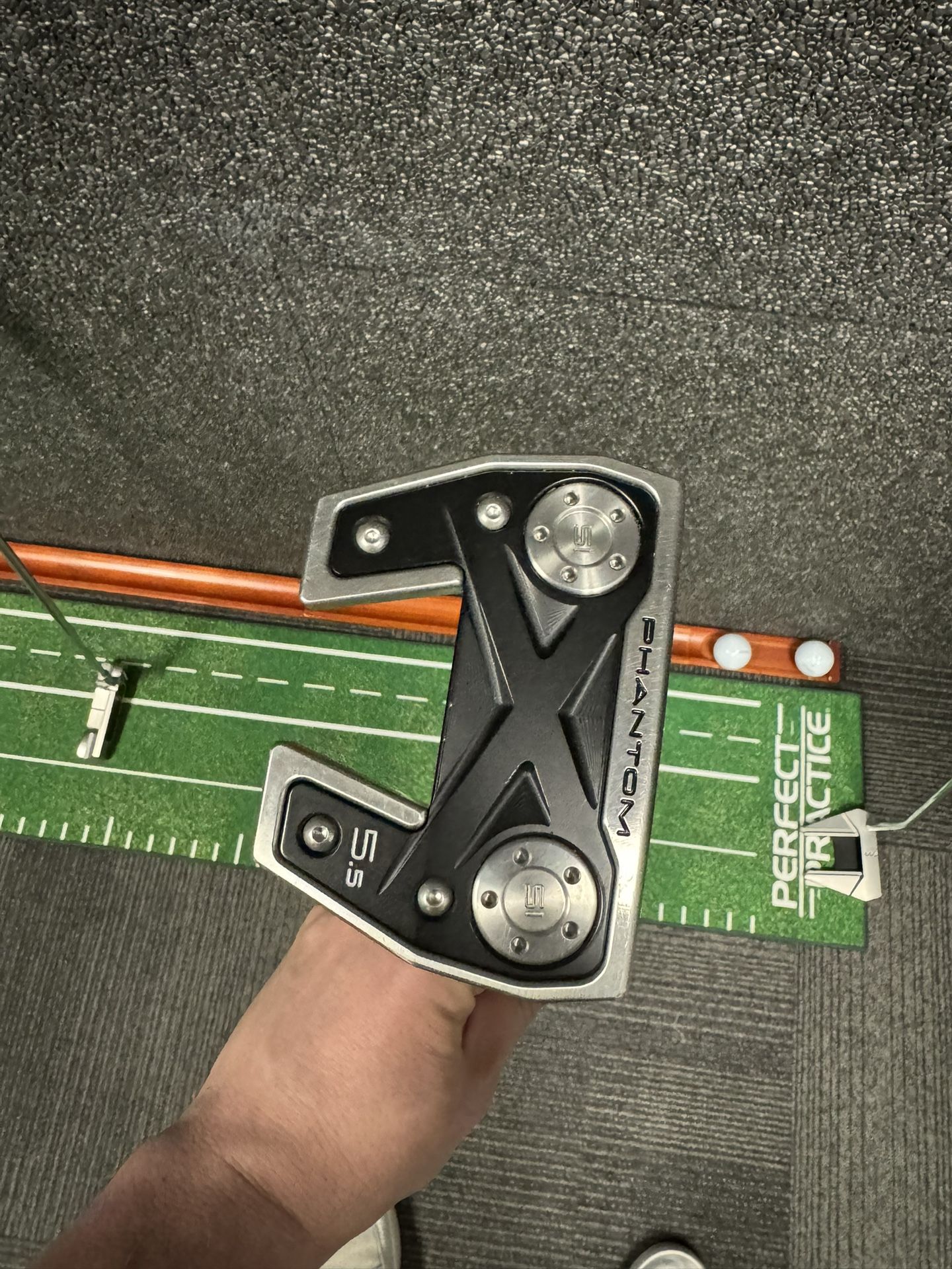 Scotty Cameron Phantom 5.5