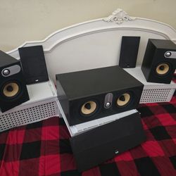Bowers & Wilkins Speakers Left, Righ, Center
Speakers 