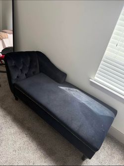 Black Velvet Tufted Chaise Lounge