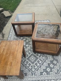 Oak end tables (set of 3)