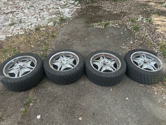 Momo Chrome Wheels with 275/45R20 Nitto Nomad Grappler Tires for Mercedes 5x112 Ml Gl