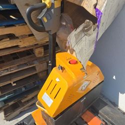  Electric pallet jack（need repair）