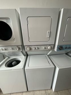 Washer and dryer whirlpool 24”